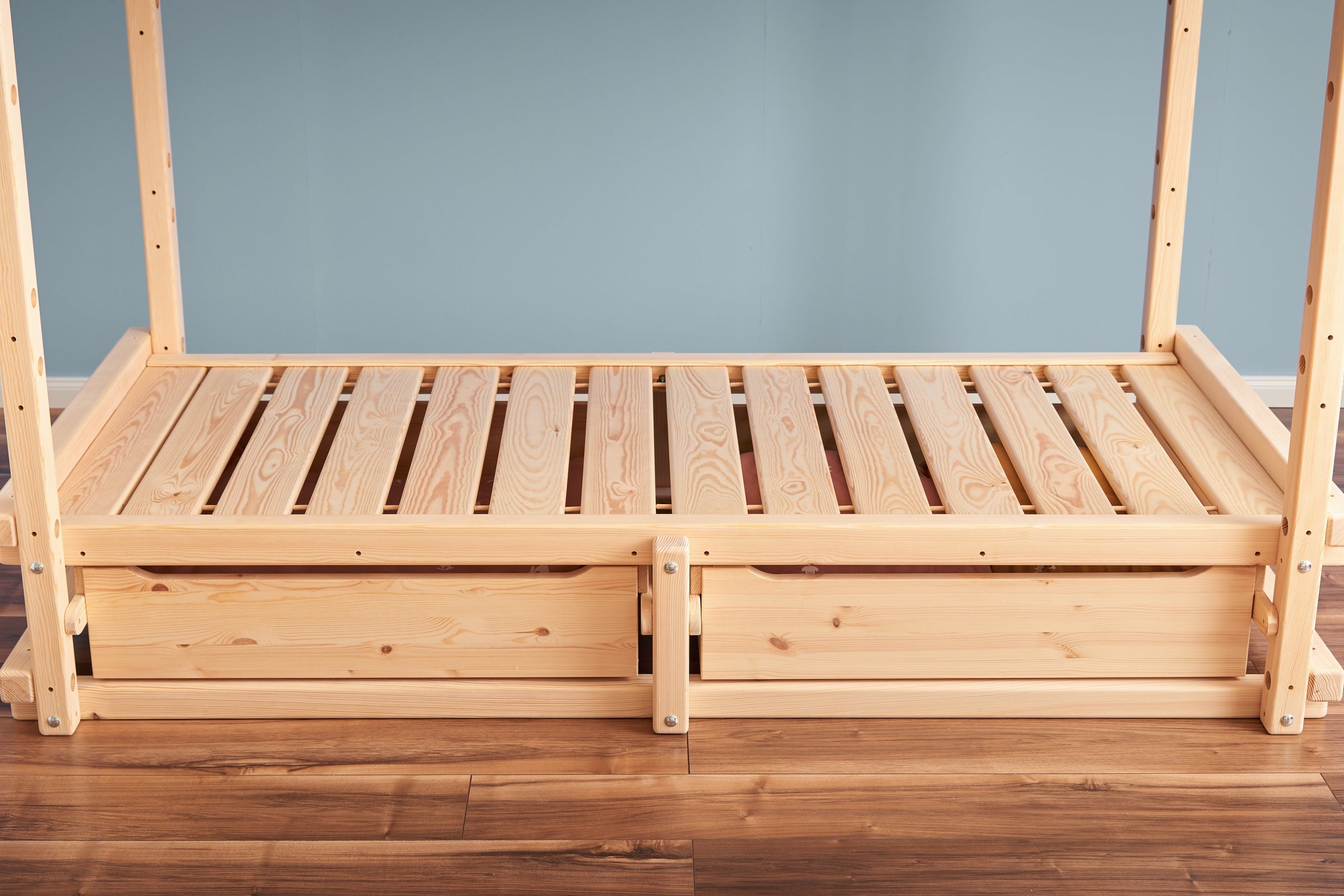 Lattenrost in unterer Liegeebene bei einem Etagenbett von TAU Abenteuerbetten